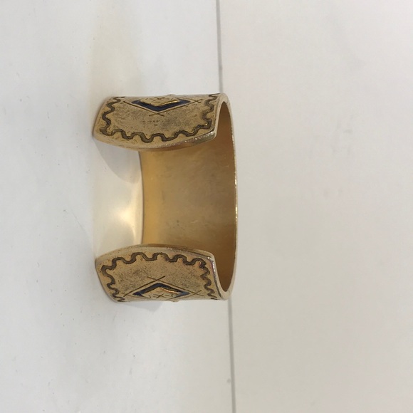 Rustic gold tone cuff bracelet - Picture 2 of 6